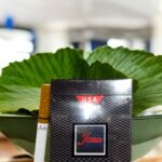 เขาเป็นใคร?