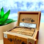 What are the tasting notes of Leaf Cigars By Oscar Valladares Maduro?