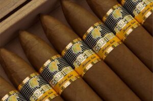 Cohiba Piramides Extra มีรสชาติและกลิ่นที่เป็นเอกลักษณ์อย่างไร?