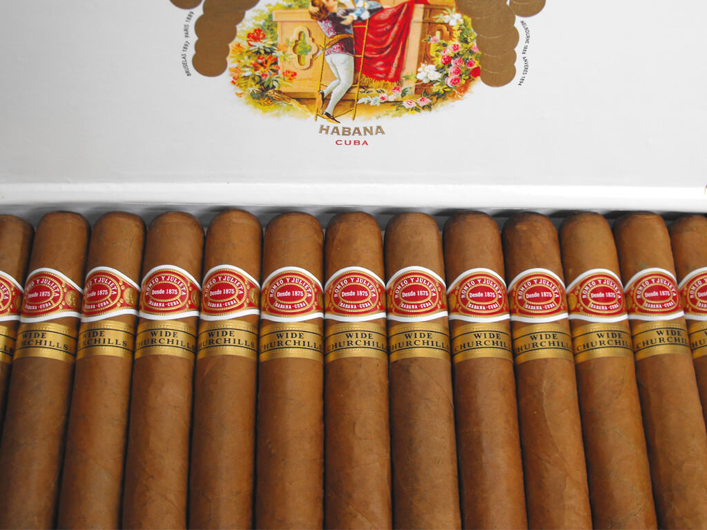 Romeo Julieta Wide Churchills มีรสชาติและกลิ่นเฉพาะตัวอย่างไร?