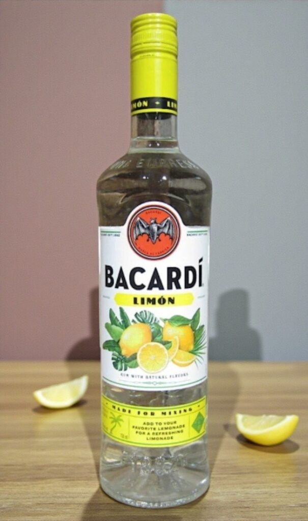 Bacardi Limon Rum 700 ml รัม รัม รูปปกสินค้า กลิ่นรสมีเอกลักษณ์และดื่มง่าย