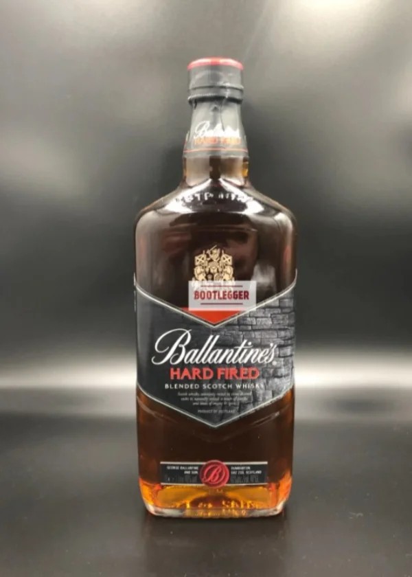 Ballantines Hard Fired 700 ml วิสกี้ วิสกี้ รูปปกสินค้า ผลไม้สุก, วานิลลา, โอ๊ค และเครื่องเทศ