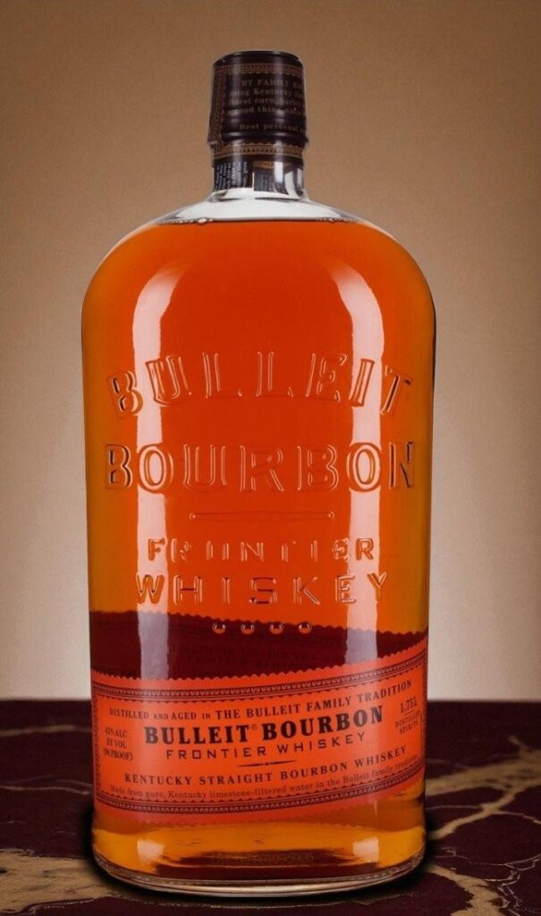 Bulleit Bourbon 750 ml เบอร์เบินวิสกี้ เบอร์เบินวิสกี้ รูปปกสินค้า วานิลลา โอ๊ค เครื่องเทศ และคาราเมล