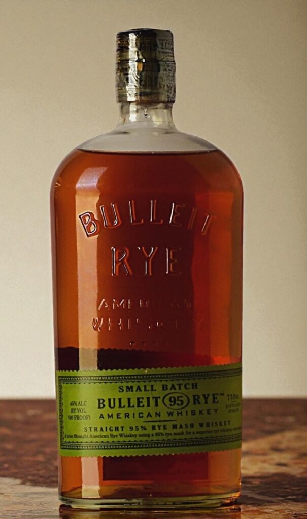 Bulleit Rye 700 ml ไรย์วิสกี้ ไรย์วิสกี้ รูปปกสินค้า เครื่องเทศ ข้าวไรย์ โอ๊ค วานิลลา และปลายรสแห้ง