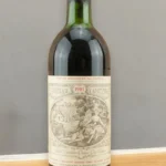 ลาสสิกข้ามกาลเวลา 1981 Chateau Cadet Piolaในดินแดนบอร์โดซ์อันศักดิ์สิทธิ์ Chateau Cadet Piola ถือ...