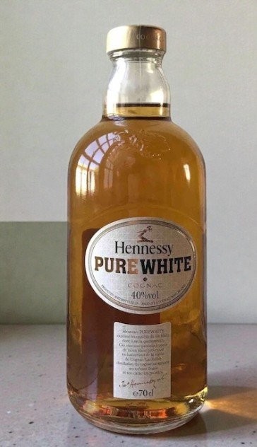 Hennessy Pure White 750 ml คอนญัก คอนญัก รูปปกสินค้า ดอกไม้ ผลไม้เมืองร้อน หวานนุ่ม และสัมผัสเบา