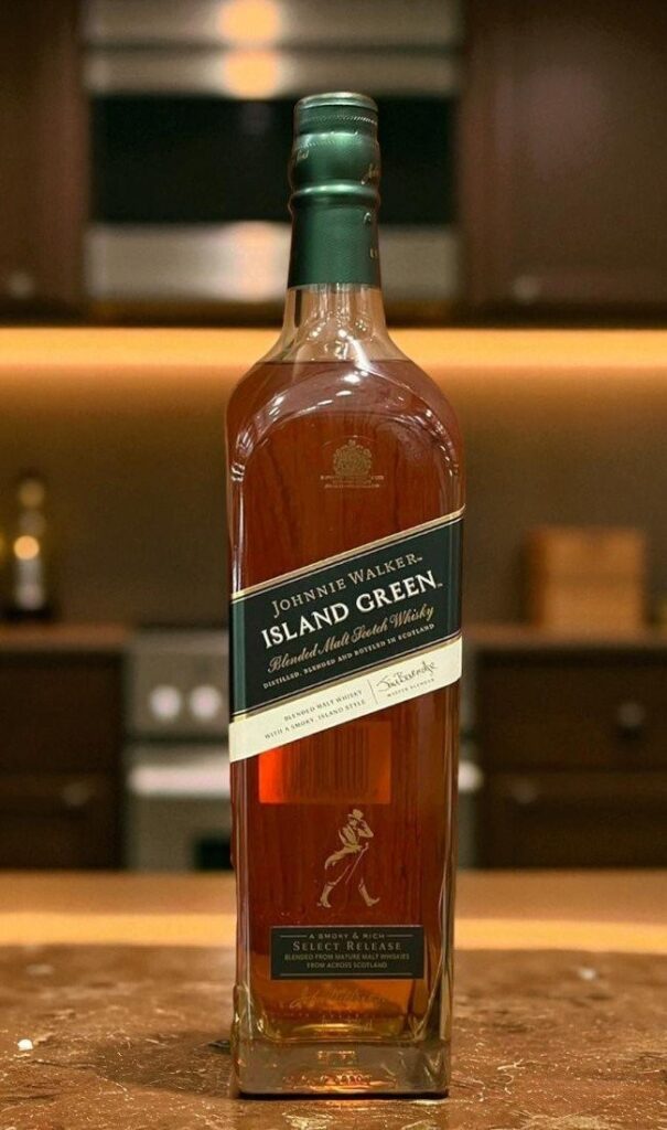 Johnnie Walker Island Green 700 ml วิสกี้ วิสกี้ รูปปกสินค้า ควันอ่อน มอลต์ ผลไม้ และโอ๊ค