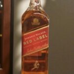 Johnnie Walker Red Label 700 ml วิสกี้ วิสกี้ รูปปกสินค้า เครื่องเทศ มอลต์ ผลไม้ และควันบาง