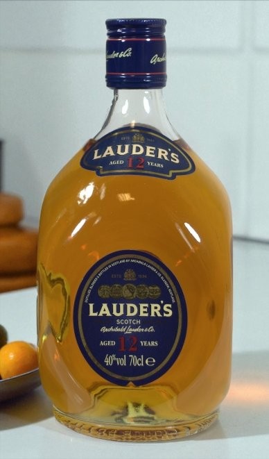 Lauders 12 Years 700 ml วิสกี้ วิสกี้ รูปปกสินค้า มอลต์ วานิลลา ผลไม้แห้ง และโอ๊คอ่อน