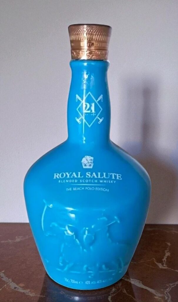 Royal Salute Beach Polo Edition 700 ml วิสกี้ วิสกี้ รูปปกสินค้า วานิลลา ผลไม้หวาน กลิ่นทะเลบางๆ และโอ๊คนุ่ม