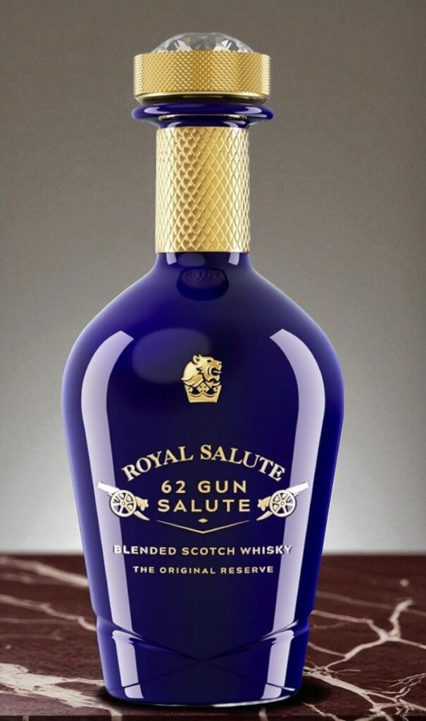 Royal Salute 62 Gun Salute 700 ml วิสกี้ วิสกี้ รูปปกสินค้า ผลไม้สุก เครื่องเทศ โอ๊ค และความนุ่มลึก