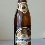Weihenstephan Vitus Bock Wheat 500 ml เบียร์ เบียร์ รูปปกสินค้า ผลไม้แห้ง ขนมปัง มอลต์หวาน และความขมสดชื่น