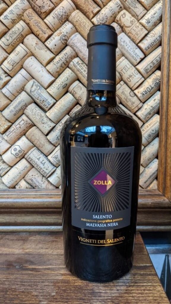 Zolla Salento Malvasia Nera 750 ml ไวน์ ไวน์ รูปปกสินค้า พลัม, เชอร์รี่, เครื่องเทศ
